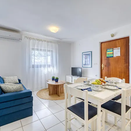 Jurkovic-1 By Interhome Njivice