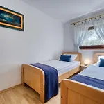 Apartman Jurkovic-1 By Interhome Njivice
