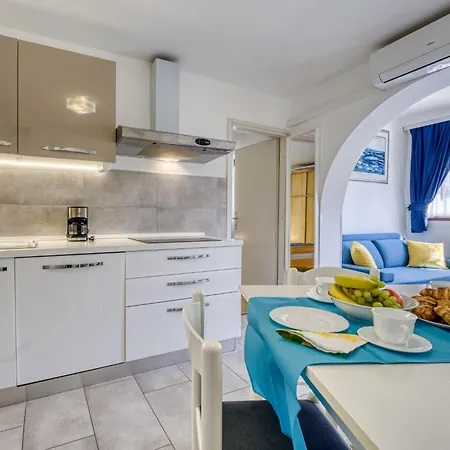 Jurkovic - Nji100 By Interhome * Njivice