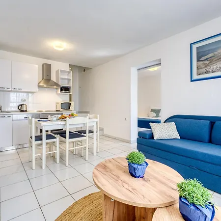 Apartment Jurkovic - Nji100 By Interhome