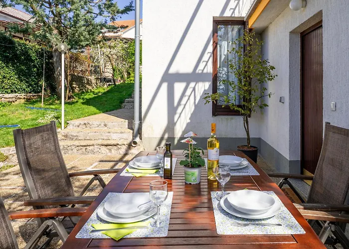 Apartman Jurkovic-1 By Interhome Njivice