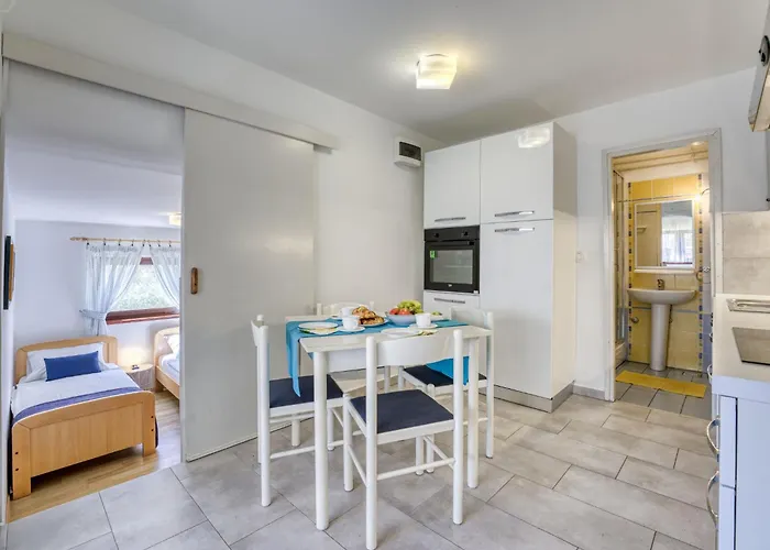 Apartman Jurkovic-1 By Interhome Njivice
