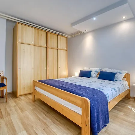 Jurkovic-1 By Interhome Lägenhet