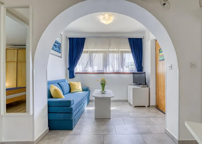 Jurkovic-1 By Interhome Njivice